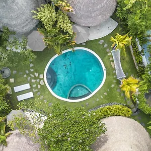 Oasis , Uluwatu (Bali) Indonesia